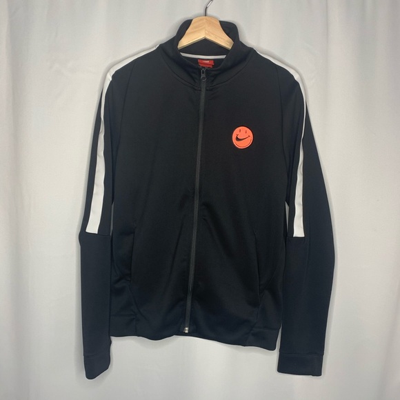 have a nike day track jacket